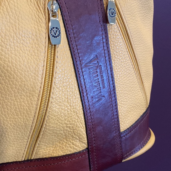 VALENTINA made in Italy Leather sling Backpack RARE color - Picture 6 of 13